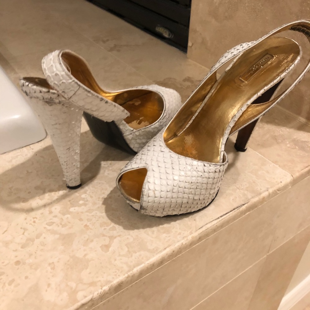 Report Signature Leather Heels